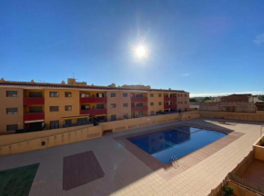 Piso en Mont-roig del Camp con piscina a escasos minutos de la playa